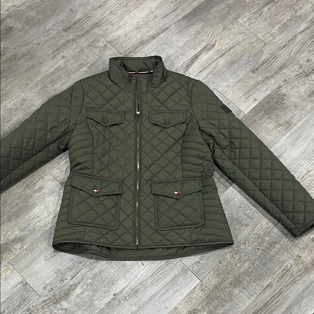 Tommy Hilfiger women's quilted zip-up jacket in olive green Quilted small